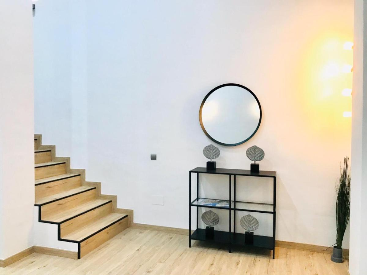Modern & Spacious Apartment In Plaza De La Merced Málaga Kültér fotó