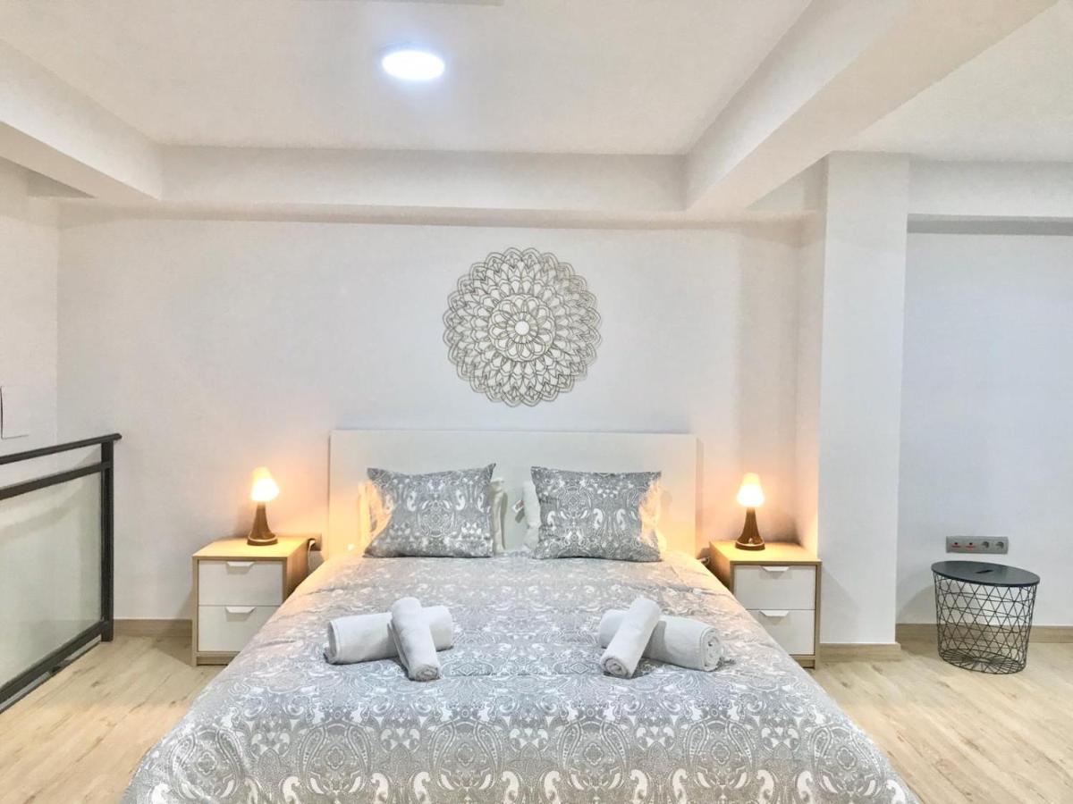 Modern & Spacious Apartment In Plaza De La Merced Málaga Kültér fotó