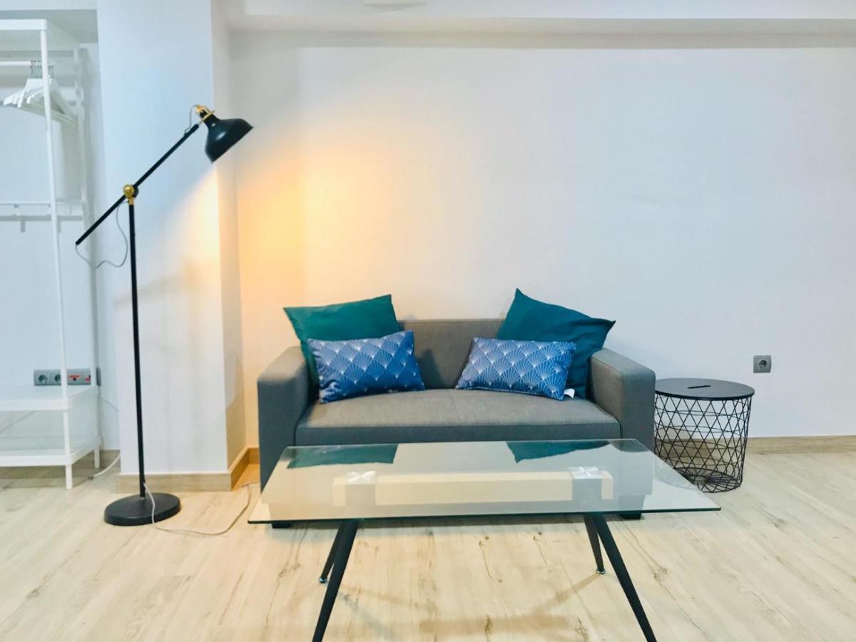Modern & Spacious Apartment In Plaza De La Merced Málaga Kültér fotó